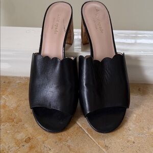 Kate Spade New York EUC Warren Black Leather Scallop Slip on Mules size 9 M